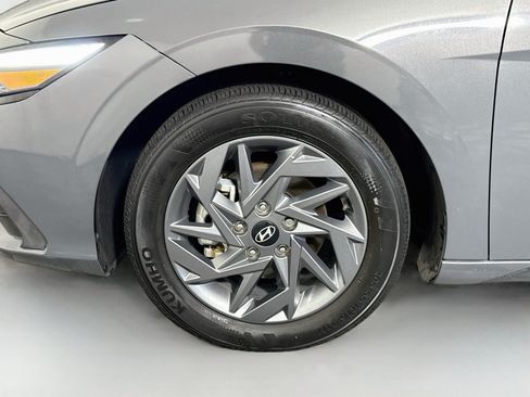 Used 2024 Hyundai Elantra SEL FWD image 38