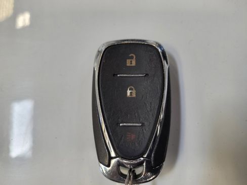 Used 2020 Chevrolet Equinox LS w/ LS Convenience Package image 32