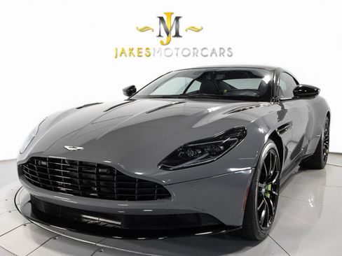 Used 2019 Aston Martin DB11 AMR image 22