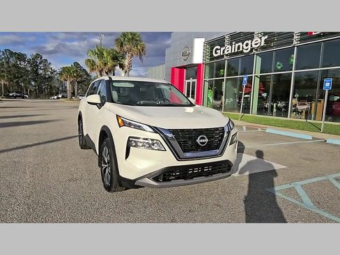 Used 2023 Nissan Rogue SV image 18