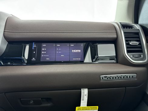 New 2026 RAM 1500 Laramie AWD/4WD image 18