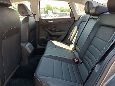 Used 2024 Volkswagen Jetta SE FWD image 12