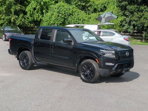Used 2023 Nissan Frontier SV w/ Midnight Edition Package AWD/4WD image 3