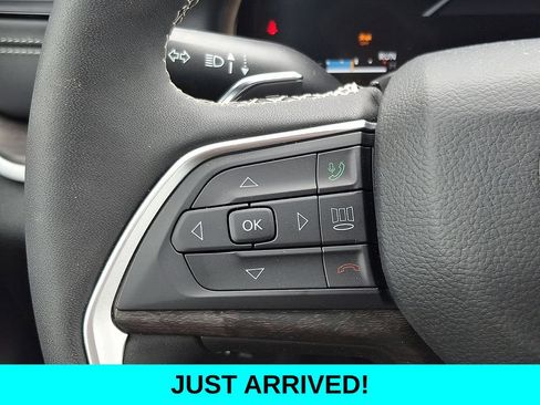 Used 2026 Jeep Grand Cherokee Altitude AWD/4WD image 23