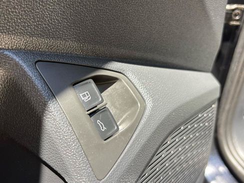 Used 2024 Volkswagen Jetta SE FWD image 21