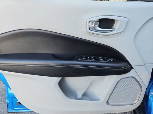 Used 2020 Jeep Compass Latitude image 26