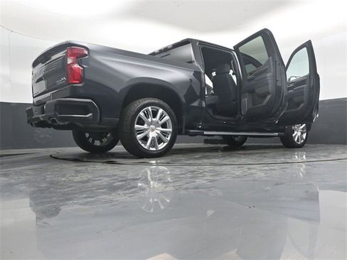 Used 2022 Chevrolet Silverado 1500 High Country w/ High Country Premium Package image 51