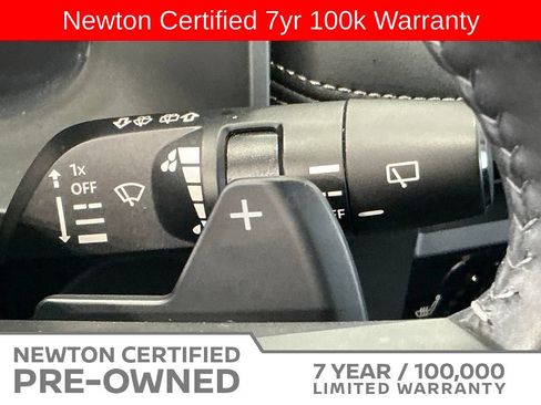 Used 2025 Nissan Rogue SV w/ SV Premium Package FWD image 31