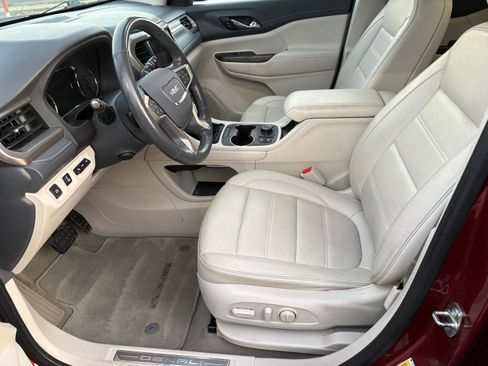 Used 2020 GMC Acadia Denali w/ Technology Package image 4