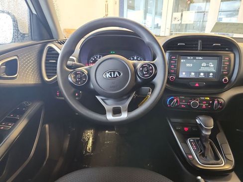 Used 2020 Kia Soul LX image 7
