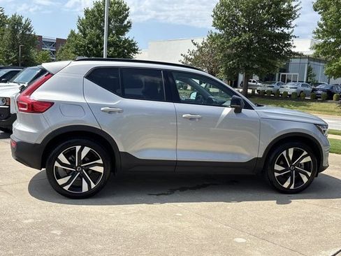 Used 2023 Volvo XC40 B5 Ultimate w/ Protection Package Premier AWD/4WD image 2