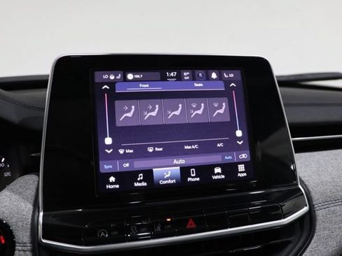 Used 2025 Jeep Compass Latitude w/ Sun & Sound Group AWD/4WD image 25
