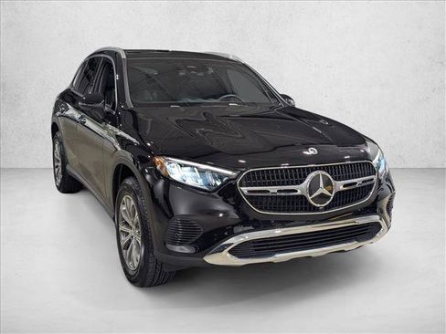 Used 2026 Mercedes-Benz GLC 300 image 3