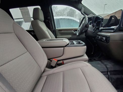 Used 2024 Chevrolet Silverado 3500 LT w/ Convenience Package image 4