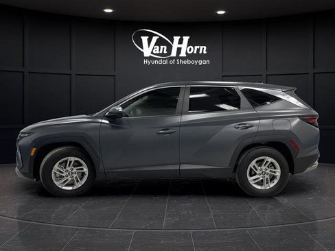 Used 2025 Hyundai Tucson SE image 10