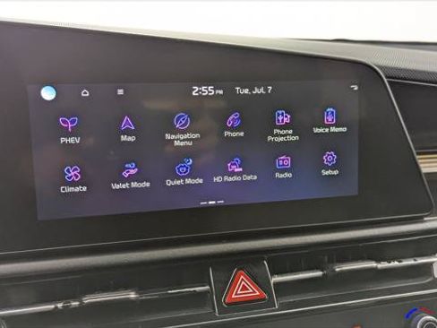 Used 2023 Kia Niro SX Touring FWD image 26