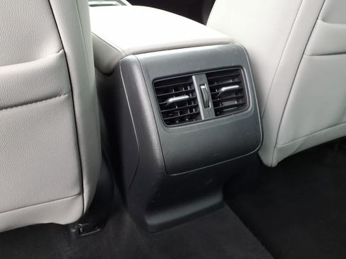 Used 2018 Honda Accord Touring image 11