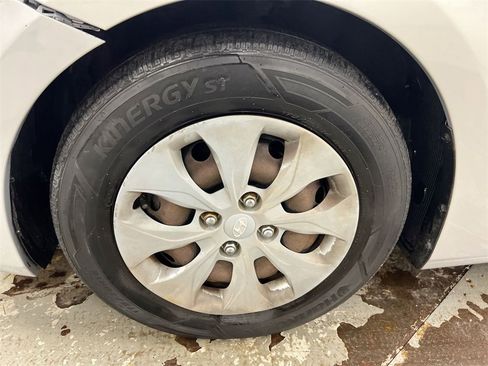 Used 2016 Hyundai Accent SE image 25