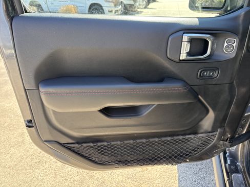 Used 2020 Jeep Gladiator Rubicon image 10