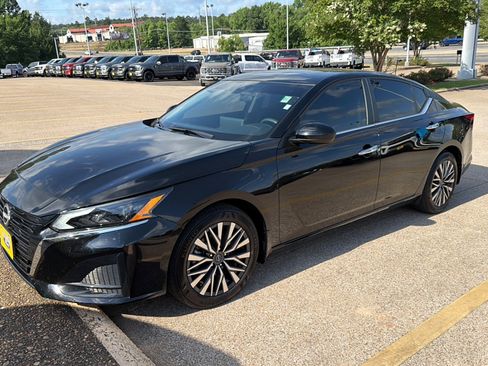 Used 2025 Nissan Altima 2.5 SV w/ SV Premium Package FWD image 21