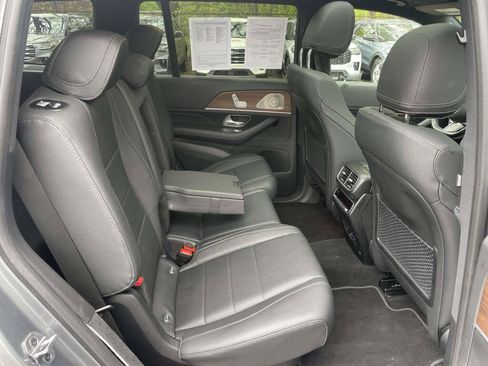 Certified 2025 Mercedes-Benz GLS 450 4MATIC image 24