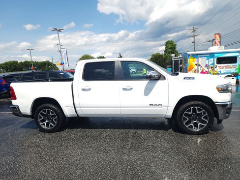 Used 2025 RAM 1500 Laramie AWD/4WD image 3