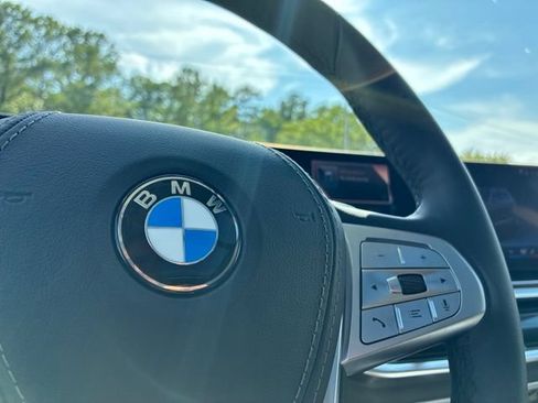 Used 2024 BMW X7 xDrive40i AWD/4WD image 30