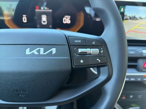 New 2026 Kia K4 FWD image 32