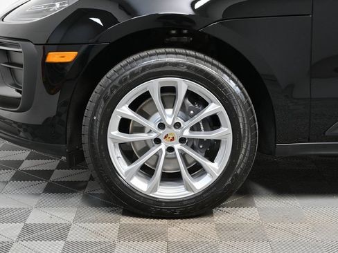Used 2026 Porsche Macan AWD/4WD image 36