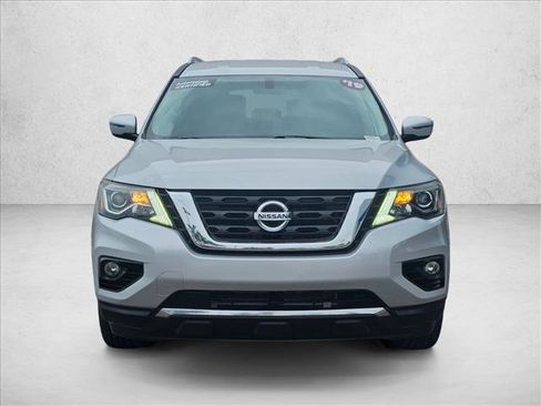 Used 2019 Nissan Pathfinder S FWD image 2