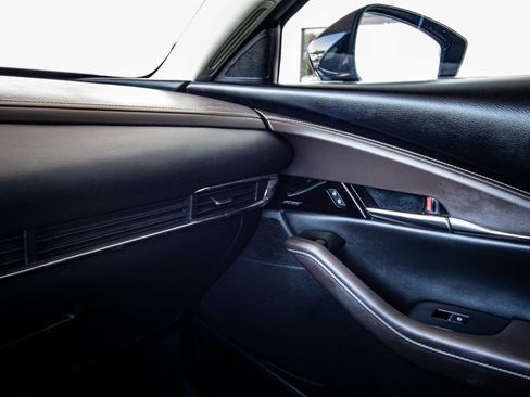 Used 2020 MAZDA CX-30 AWD w/ Premium Package image 39