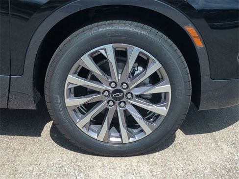 New 2025 Chevrolet Blazer Premier w/ Driver Confidence II Package image 11