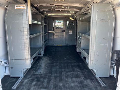 Used 2021 GMC Savana 3500 Extended image 13