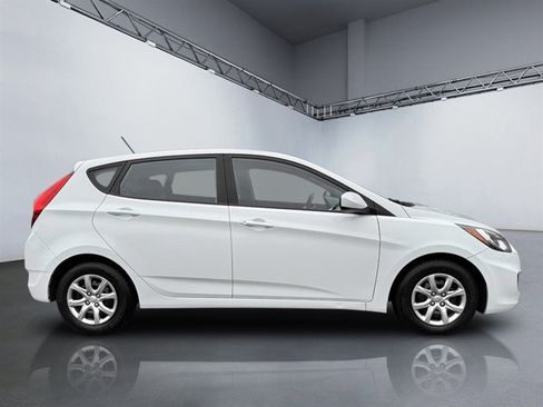 Used 2014 Hyundai Accent GS FWD image 3