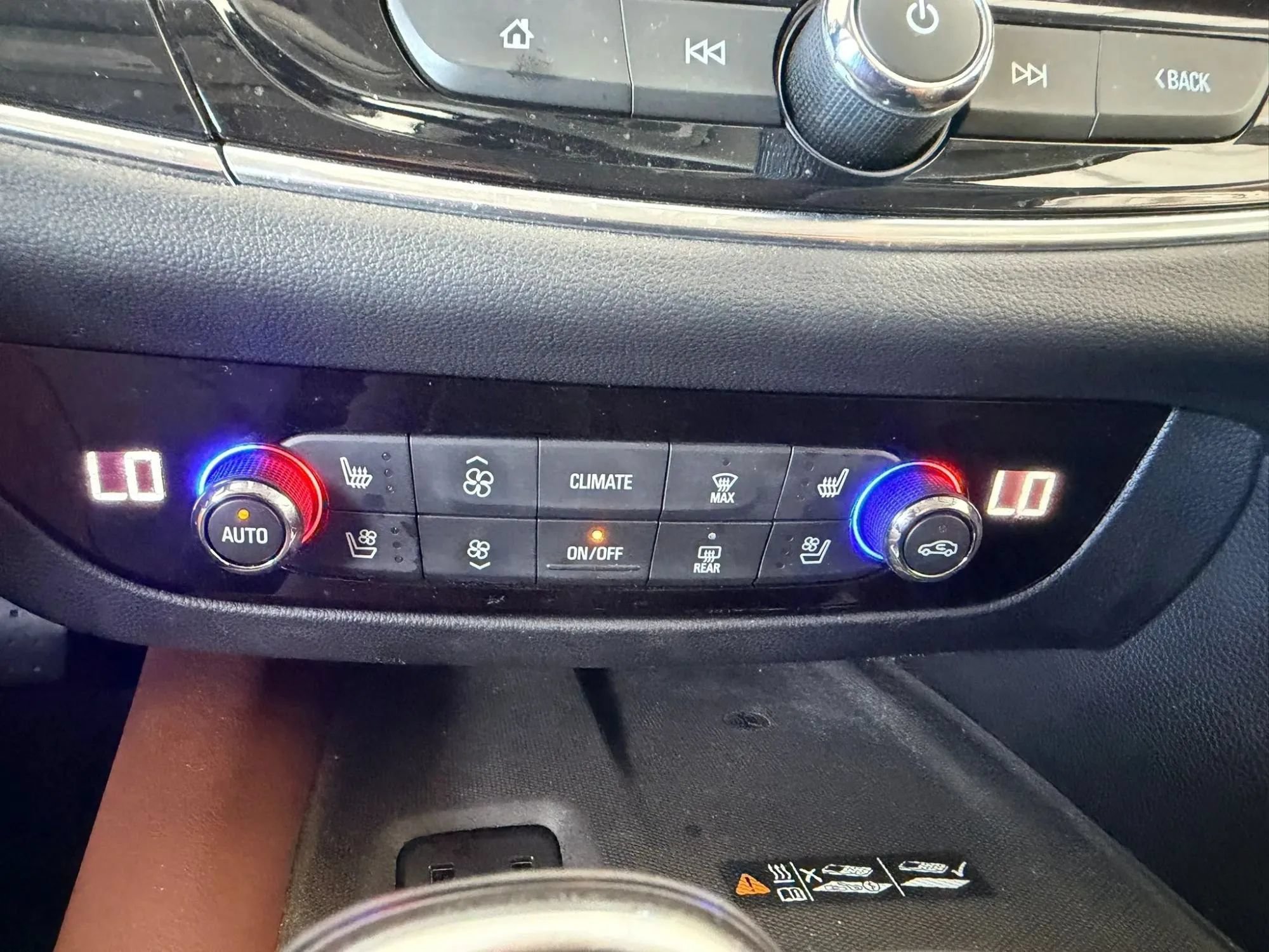 Used 2018 Buick Enclave Avenir w/ Avenir Technology Package FWD image 20