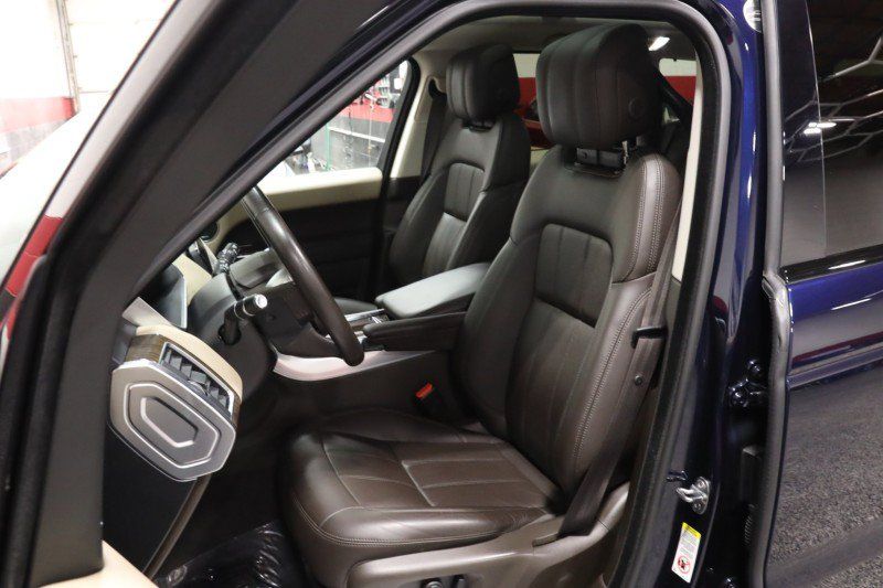 Used 2020 Land Rover Range Rover Sport HSE AWD/4WD image 39