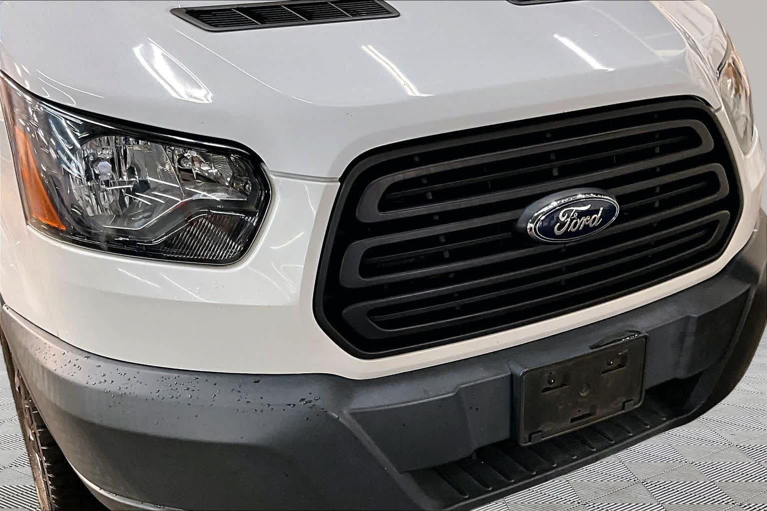 Used 2018 Ford Transit 150 130 Low Roof RWD image 30