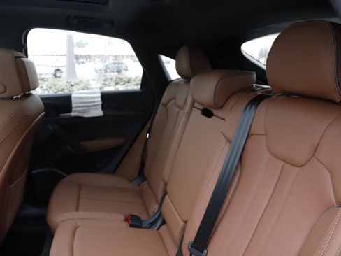 Used 2025 Audi Q5 2.0T Premium Plus w/ Premium Plus Package image 17