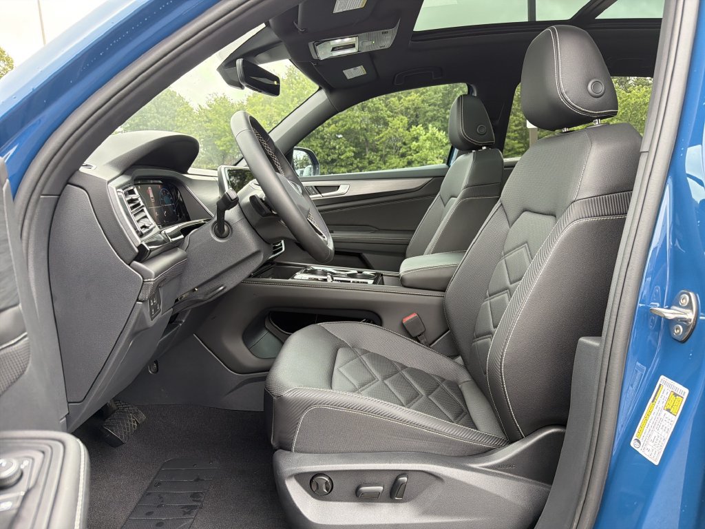 New 2025 Volkswagen Atlas Cross Sport SE FWD image 10