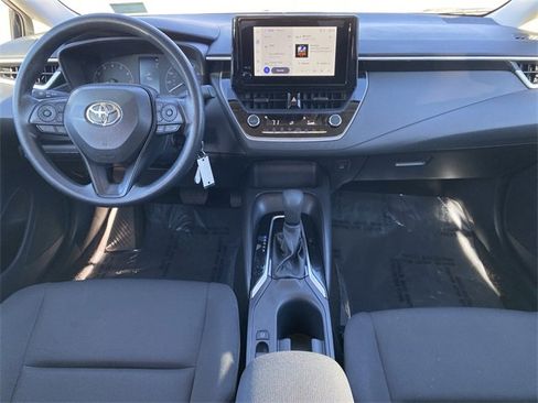 Used 2025 Toyota Corolla LE image 14