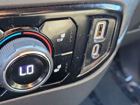 Used 2022 Chevrolet Silverado 1500 LT RWD image 11