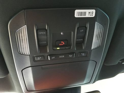 Used 2025 Toyota Highlander XSE AWD/4WD image 15