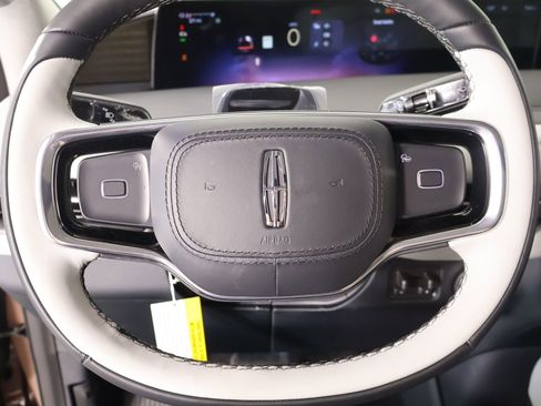 New 2026 Lincoln Navigator Black Label AWD/4WD image 3