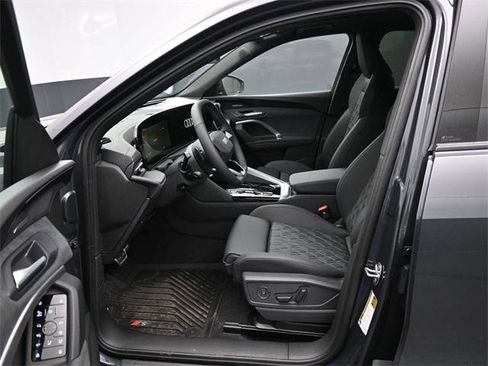 New 2025 Audi SQ5 Prestige image 9