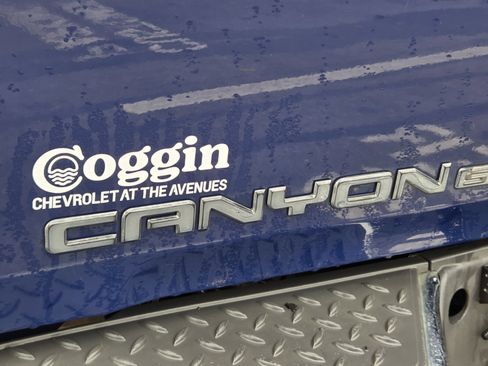 Used 2011 GMC Canyon SLT image 15