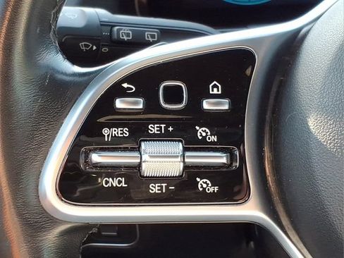 Used 2022 Mercedes-Benz GLA 250 4MATIC image 25