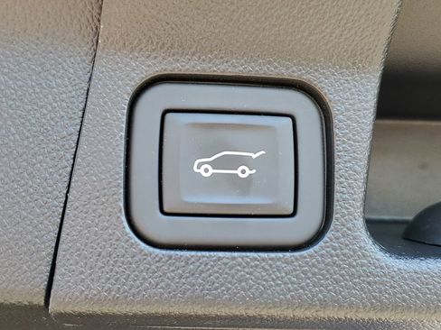 Certified 2023 GMC Acadia SLE w/ Driver Convenience Package image 36