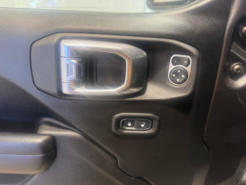 Used 2021 Jeep Gladiator Sport AWD/4WD image 23