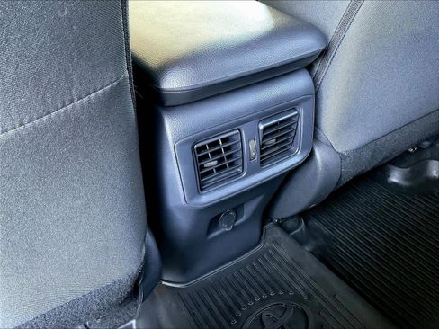 Used 2024 Toyota RAV4 LE AWD/4WD image 10