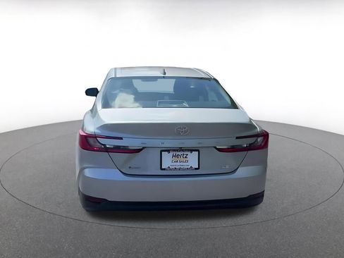 Used 2025 Toyota Camry LE image 12